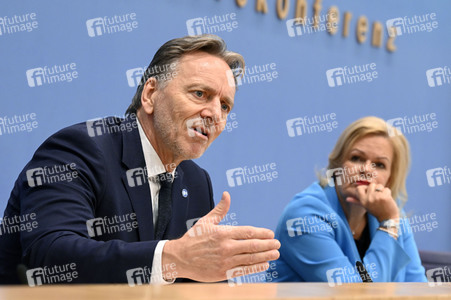 Bundespressekonferenz Bundeslagebild zur Organisierten Kriminalität 2022 in Berlin