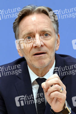 Bundespressekonferenz Bundeslagebild zur Organisierten Kriminalität 2022 in Berlin