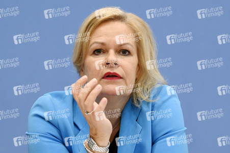 Bundespressekonferenz Bundeslagebild zur Organisierten Kriminalität 2022 in Berlin