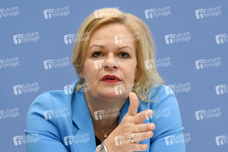 Bundespressekonferenz Bundeslagebild zur Organisierten Kriminalität 2022 in Berlin
