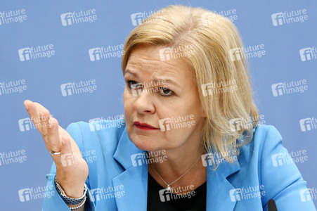 Bundespressekonferenz Bundeslagebild zur Organisierten Kriminalität 2022 in Berlin