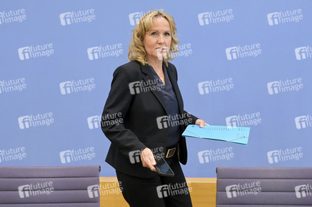 Bundespressekonferenz Vorschläge zum Umgang mit dem Wolf in Berlin