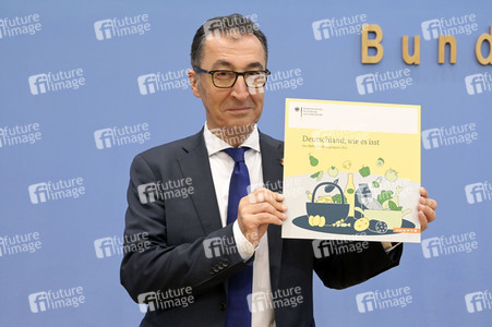 Bundespressekonferenz Vorstellung des Ernährungsreports 2023 in Berlin