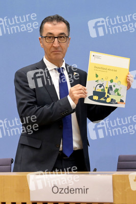 Bundespressekonferenz Vorstellung des Ernährungsreports 2023 in Berlin