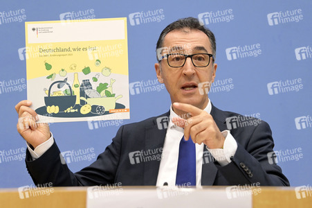 Bundespressekonferenz Vorstellung des Ernährungsreports 2023 in Berlin