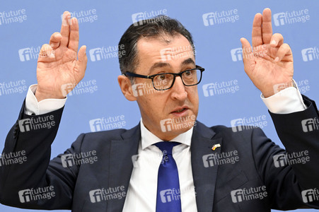 Bundespressekonferenz Vorstellung des Ernährungsreports 2023 in Berlin