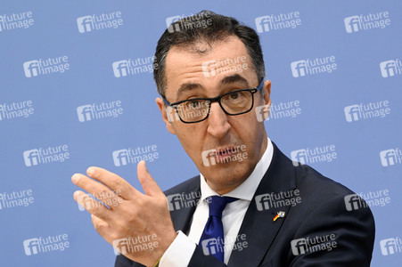 Bundespressekonferenz Vorstellung des Ernährungsreports 2023 in Berlin