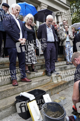 Stolpersteinverlegung vor der Archenhold-Sternwarte in Berlin