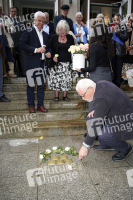 Stolpersteinverlegung vor der Archenhold-Sternwarte in Berlin