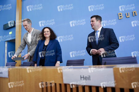 Bundespressekonferenz Turbo zur Arbeitsmarktintegration in Berlin