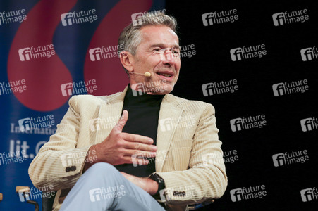 Dirk Steffens bei der lit.Cologne Spezial 2023 in Köln