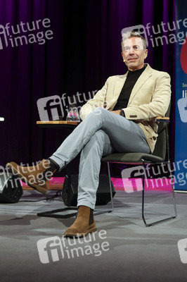Dirk Steffens bei der lit.Cologne Spezial 2023 in Köln