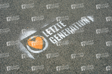 Klimaprotest am Alexanderplatz in Berlin