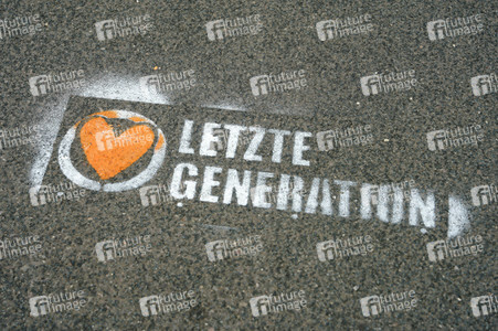 Klimaprotest am Alexanderplatz in Berlin