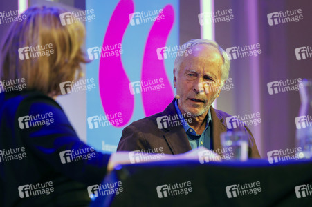 Richard Ford und Ulrich Noethen auf der lit.Cologne Spezial 2023 in Köln