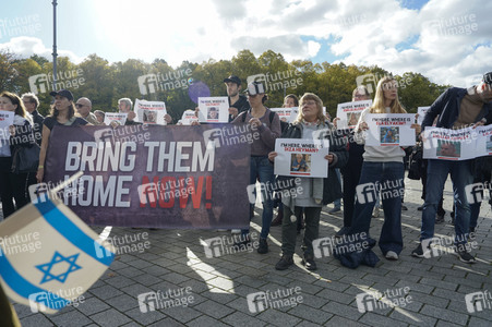 Kundgebung gegen Antisemitismus und für Solidarität mit Israel in Berlin
