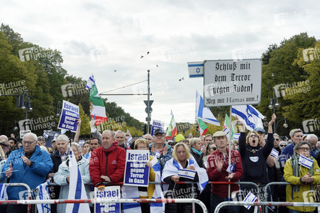 Kundgebung gegen Antisemitismus und für Solidarität mit Israel in Berlin