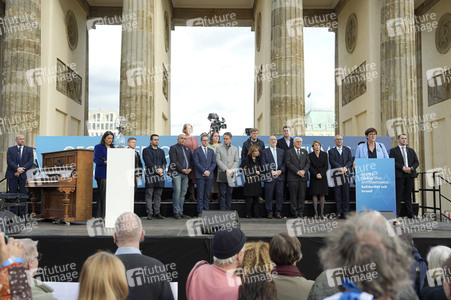 Kundgebung gegen Antisemitismus und für Solidarität mit Israel in Berlin