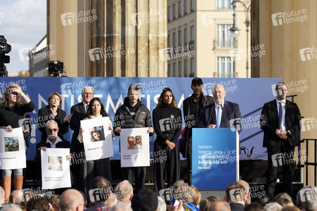 Kundgebung gegen Antisemitismus und für Solidarität mit Israel in Berlin