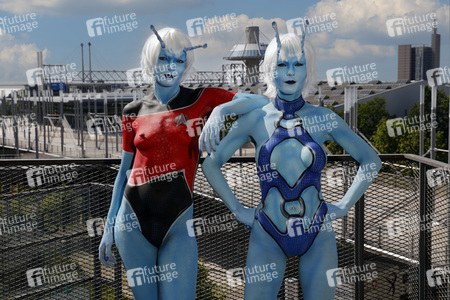 FARBKÖRPER Kalender 2024: Geek Art-Bodypainting und Transformaking