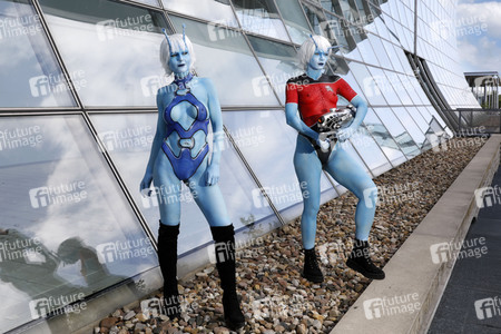 FARBKÖRPER Kalender 2024: Geek Art-Bodypainting und Transformaking