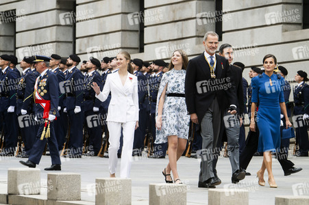 Kronprinzessin Leonor schwört den Treueeid in Madrid