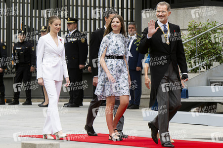 Kronprinzessin Leonor schwört den Treueeid in Madrid