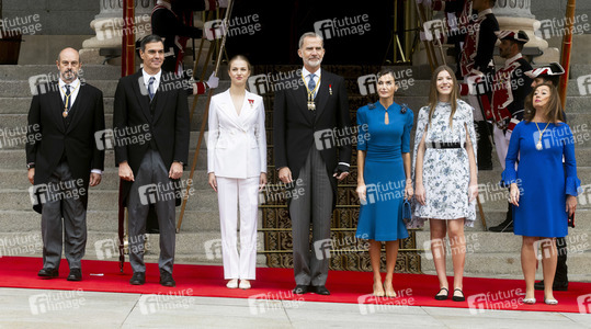 Kronprinzessin Leonor schwört den Treueeid in Madrid