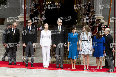 Kronprinzessin Leonor schwört den Treueeid in Madrid