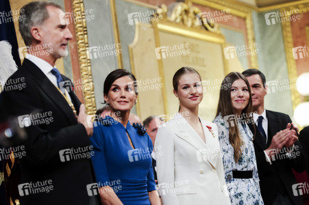 Kronprinzessin Leonor schwört den Treueeid in Madrid