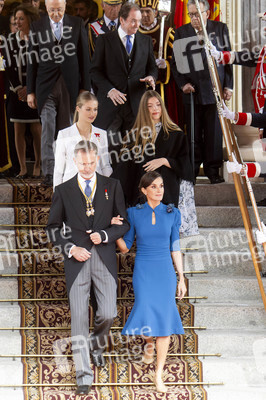 Kronprinzessin Leonor schwört den Treueeid in Madrid