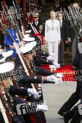 Kronprinzessin Leonor schwört den Treueeid in Madrid