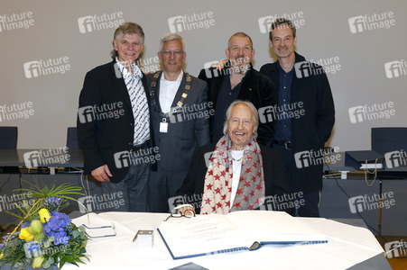 Eintrag ins Goldene Buch der Stadt Hagen