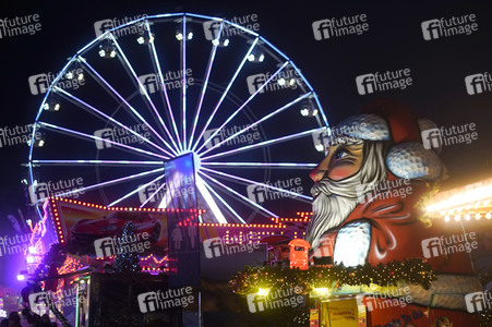 Weihnachtsmarkt 'Winterzauber' in Berlin