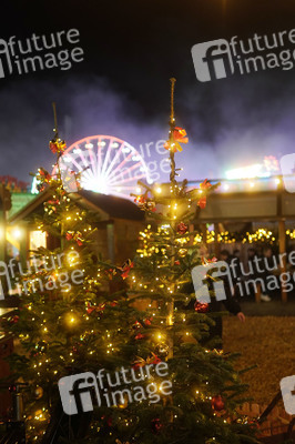 Weihnachtsmarkt 'Winterzauber' in Berlin