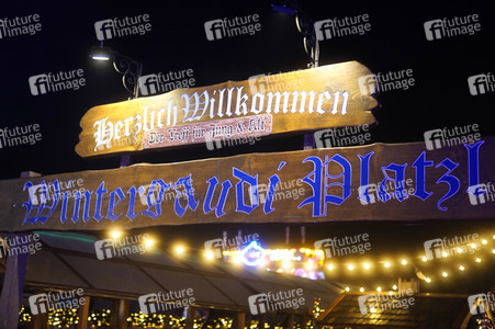 Weihnachtsmarkt 'Winterzauber' in Berlin