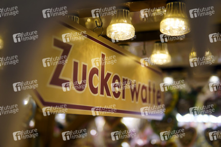 Weihnachtsmarkt 'Winterzauber' in Berlin