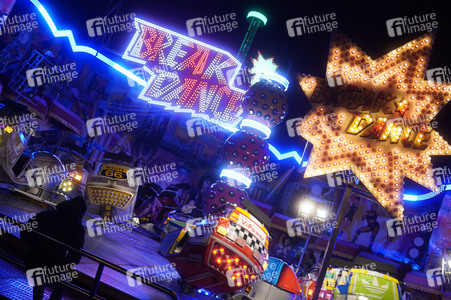 Weihnachtsmarkt 'Winterzauber' in Berlin