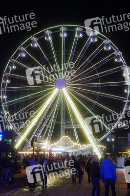 Weihnachtsmarkt 'Winterzauber' in Berlin