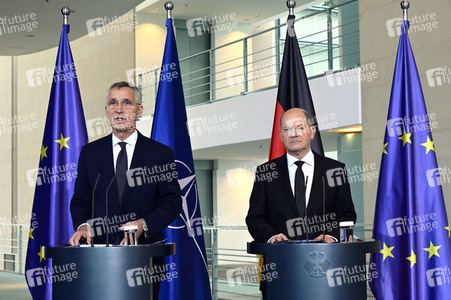 Empfang von Jens Stoltenberg im Kanzleramt in Berlin