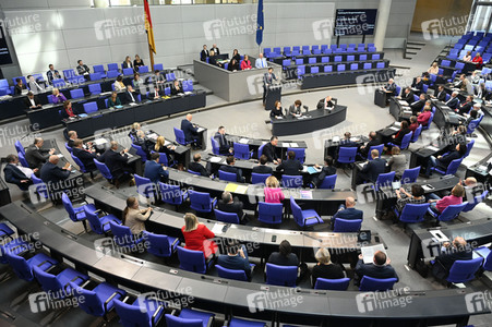 135. Sitzung des Deutschen Bundestages in Berlin