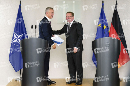 Arbeitsbesuch von NATO-Generalsekretär Jens Stoltenberg in Berlin