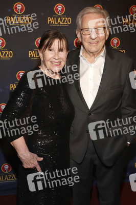 Premiere der Dinnershow 'Poletto Palazzo' in Hamburg