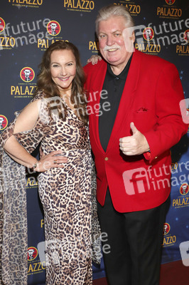 Premiere der Dinnershow 'Poletto Palazzo' in Hamburg