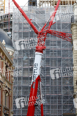 Wiederaufbau der zerstörten Kathedrale Notre-Dame de Paris