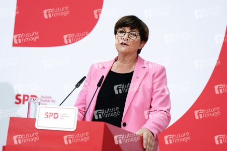 Pressekonferenz der SPD zu Beratungen aktueller Themen in Berlin