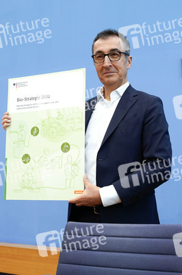 Bundespressekonferenz Bio-Strategie 2030 in Berlin