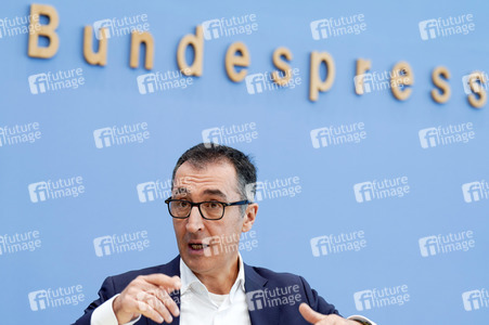 Bundespressekonferenz Bio-Strategie 2030 in Berlin