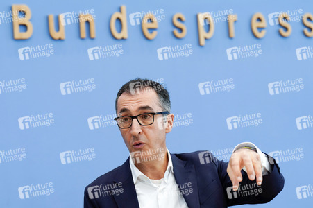 Bundespressekonferenz Bio-Strategie 2030 in Berlin