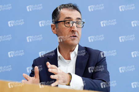 Bundespressekonferenz Bio-Strategie 2030 in Berlin